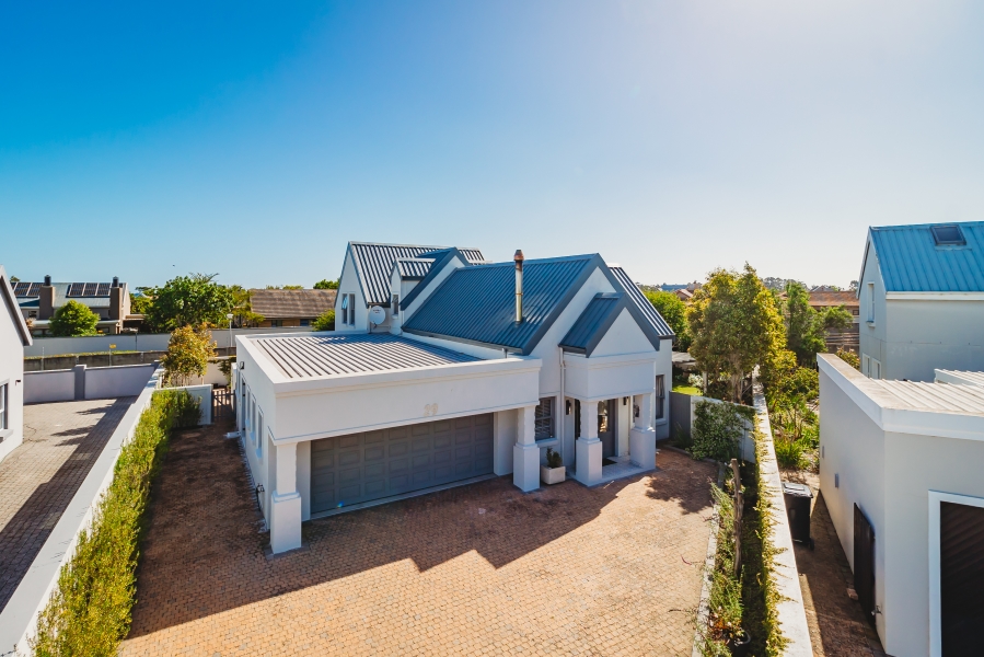 3 Bedroom Property for Sale in Kingswood Golf Estate Western Cape